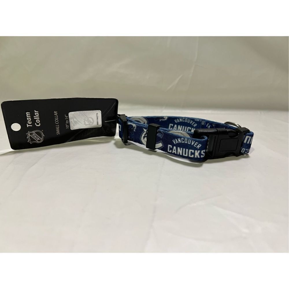 NHL Licensed Vancouver Canucks Pet Collar Small Collar 10” to 14” NWT